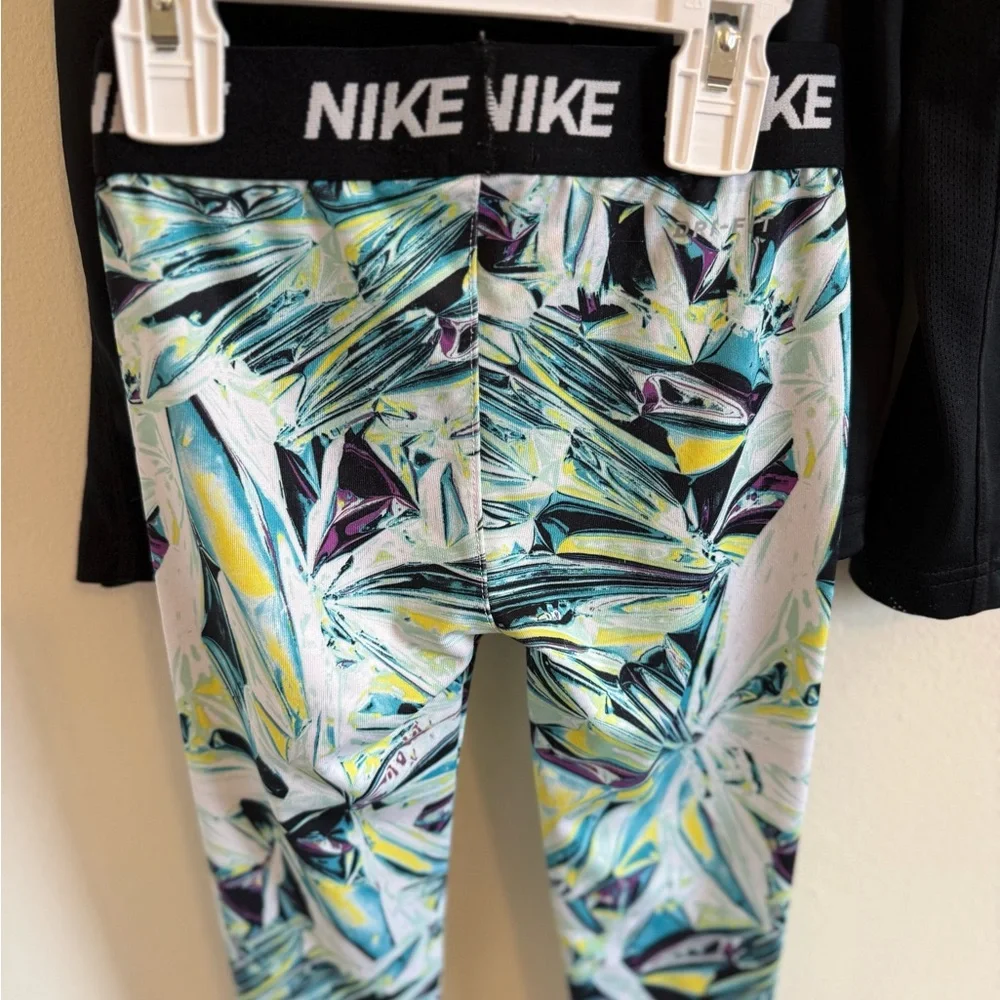 Nike Girls Hoodie with Vibrant Patterned Leggings Set - Picture 4 of 4